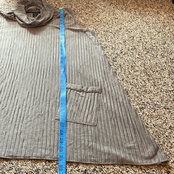 Focus Casual Life lagenlook cowl neck sleeveless pleated tunic - Picture 8 of 8